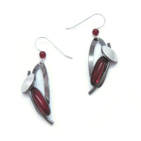 Black Rhodium & Red acrylic Oval Dangle Earrings - Click Image to Close